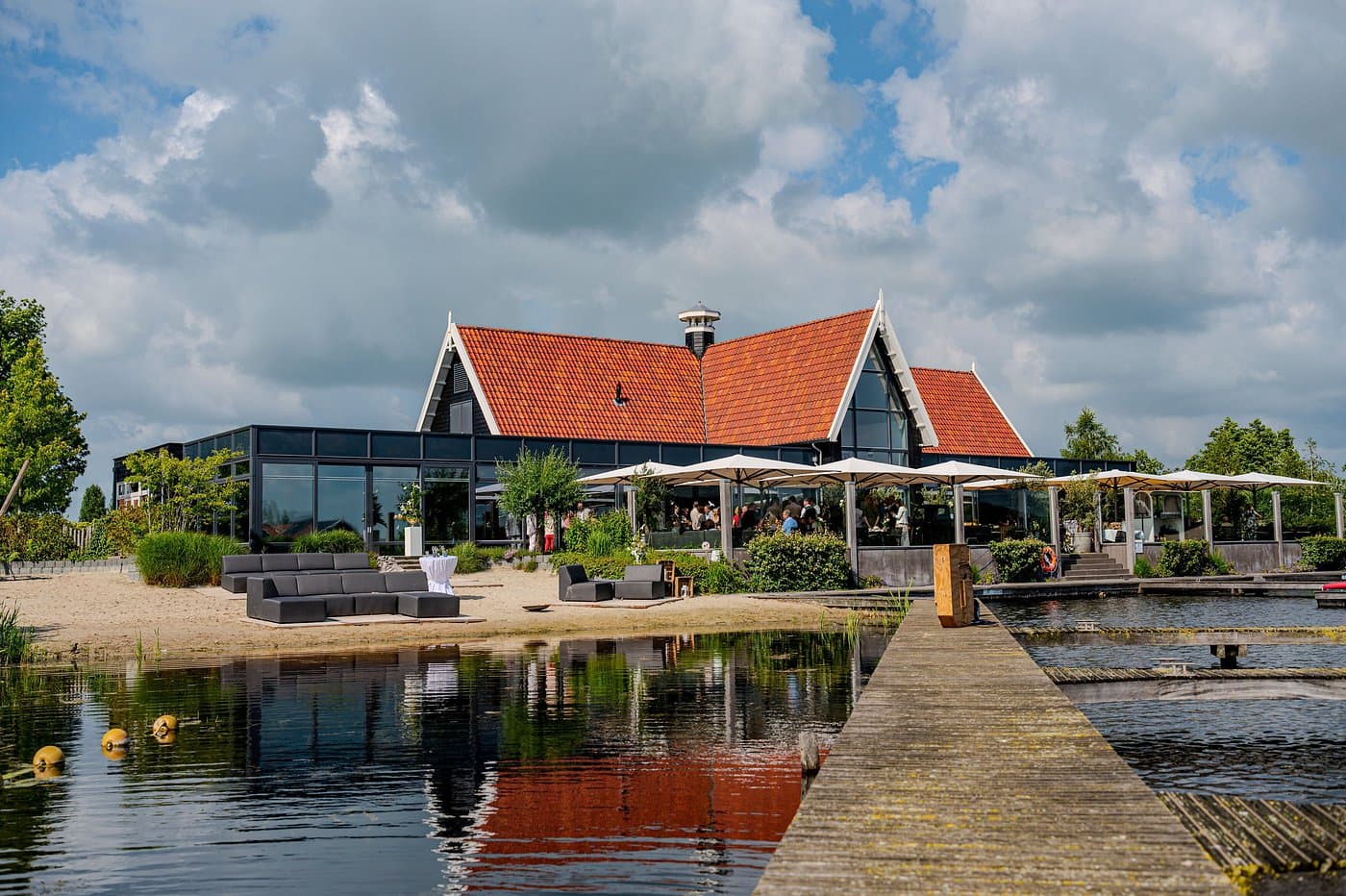 Restaurant with canal view in Giethoorn