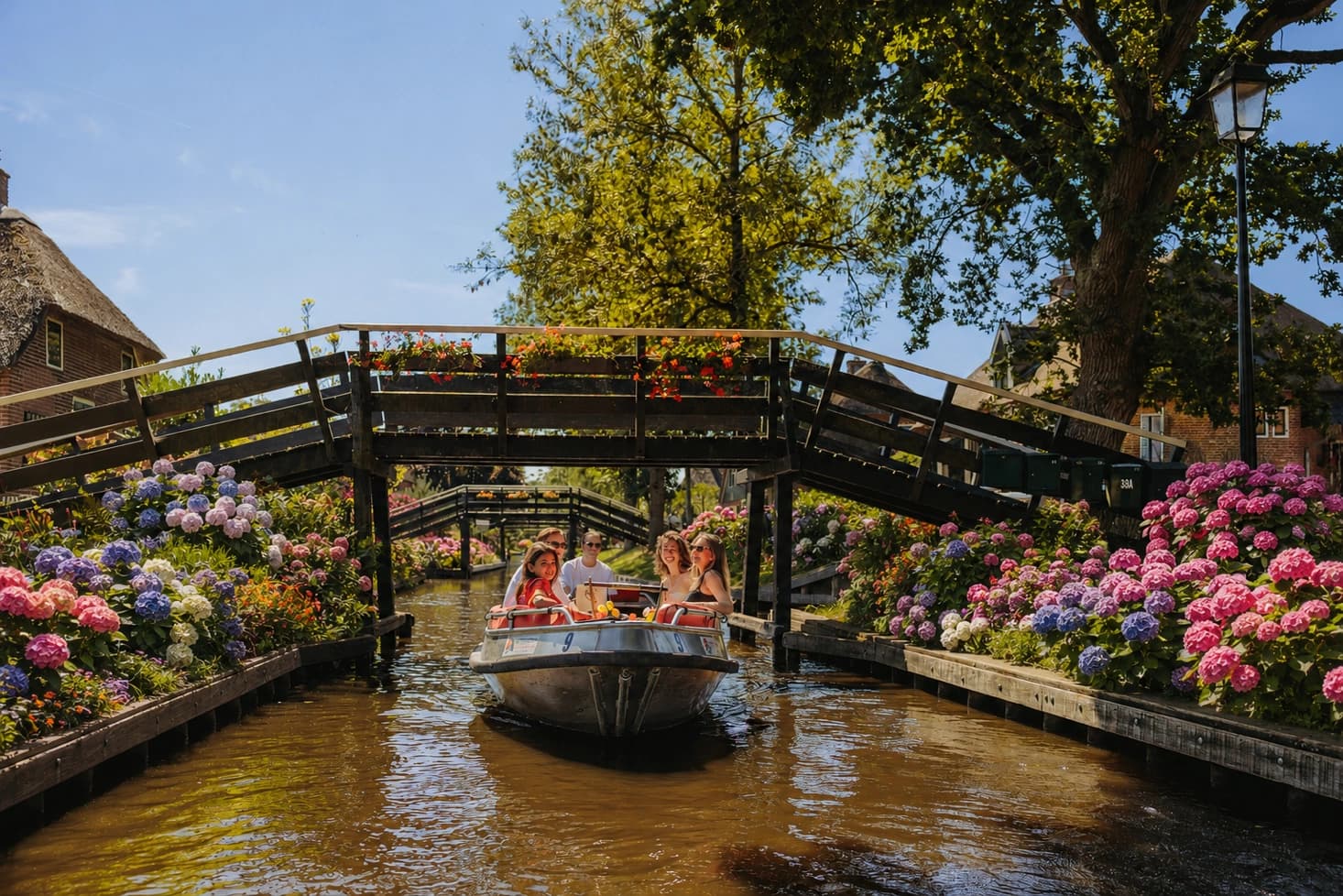 Your Guide to Giethoorn