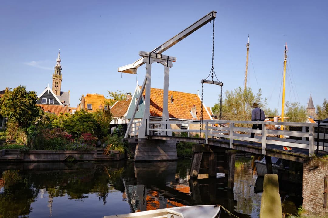 Canals and architecture in Edam